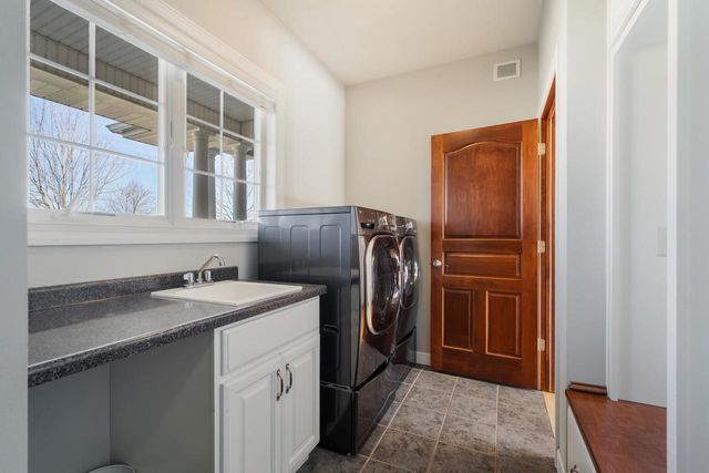 3895 SHOREBIRD COURT, Oshkosh, WI 54904