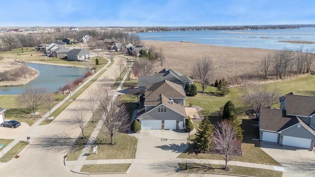 3895 SHOREBIRD COURT, Oshkosh, WI 54904