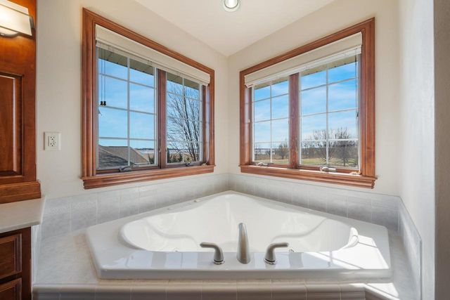 3895 SHOREBIRD COURT, Oshkosh, WI 54904