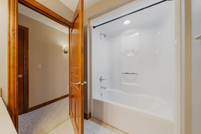 3895 SHOREBIRD COURT, Oshkosh, WI 54904