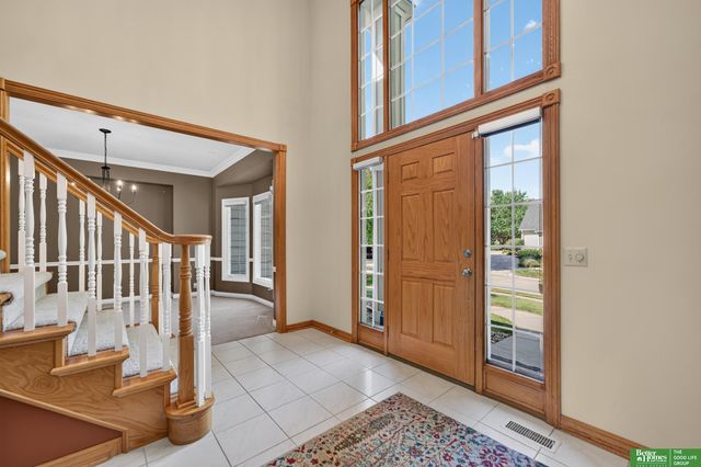 17505 Howard Street, Omaha, NE 68118