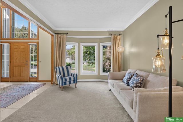 17505 Howard Street, Omaha, NE 68118