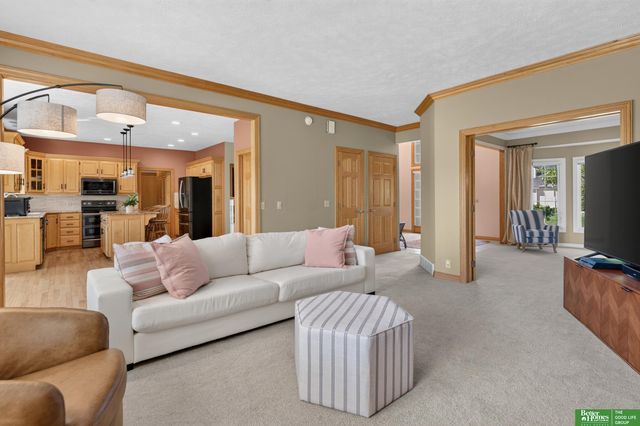 17505 Howard Street, Omaha, NE 68118