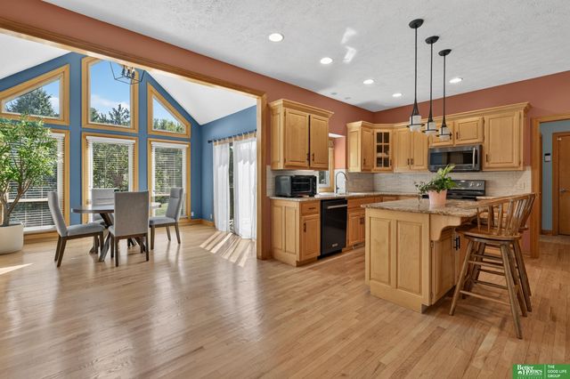 17505 Howard Street, Omaha, NE 68118