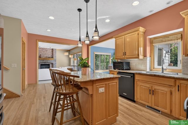 17505 Howard Street, Omaha, NE 68118