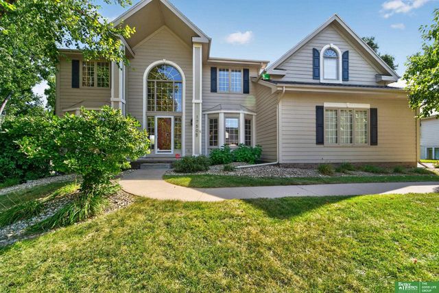 17505 Howard Street, Omaha, NE 68118