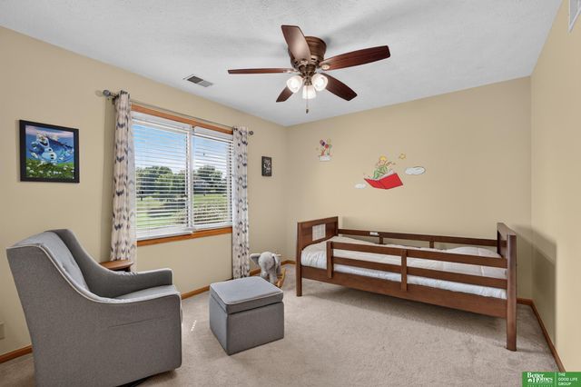 17505 Howard Street, Omaha, NE 68118