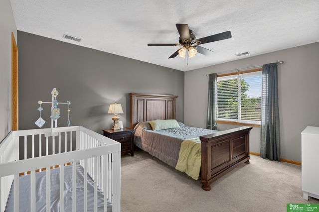 17505 Howard Street, Omaha, NE 68118