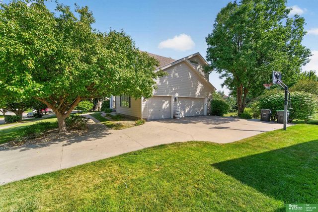 17505 Howard Street, Omaha, NE 68118
