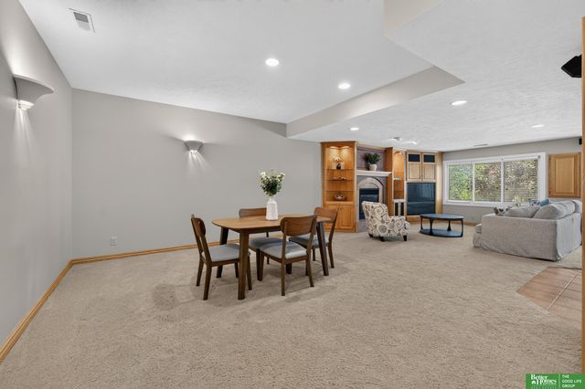 17505 Howard Street, Omaha, NE 68118