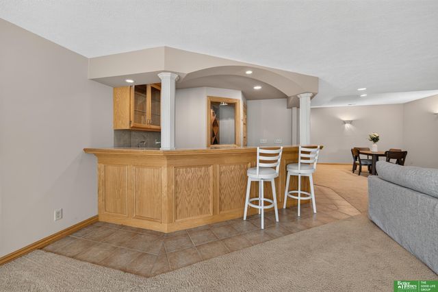 17505 Howard Street, Omaha, NE 68118