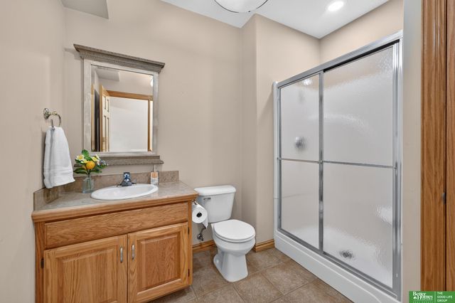 17505 Howard Street, Omaha, NE 68118