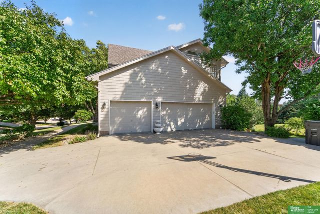 17505 Howard Street, Omaha, NE 68118