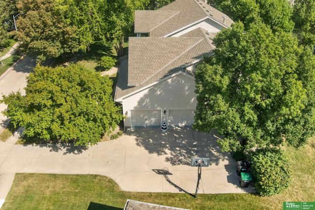 17505 Howard Street, Omaha, NE 68118