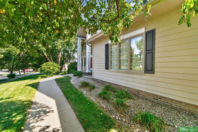 17505 Howard Street, Omaha, NE 68118