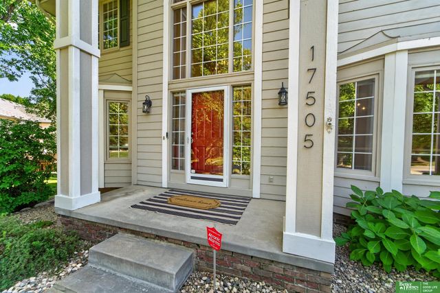 17505 Howard Street, Omaha, NE 68118