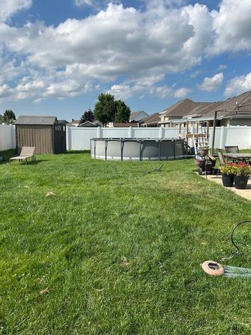 10670 Maine Drive, Crown Point, IN 46307