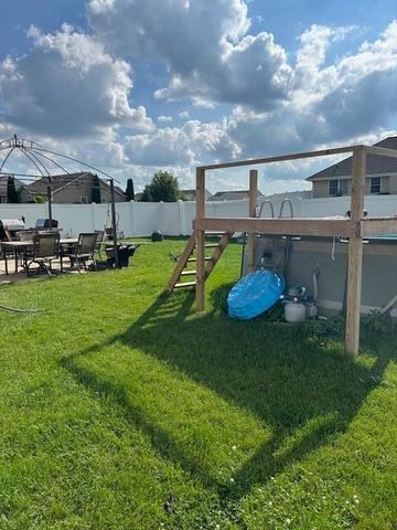 10670 Maine Drive, Crown Point, IN 46307