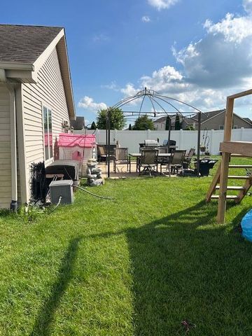10670 Maine Drive, Crown Point, IN 46307