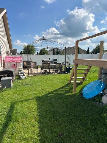 10670 Maine Drive, Crown Point, IN 46307
