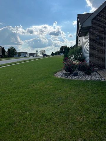 10670 Maine Drive, Crown Point, IN 46307
