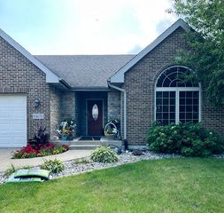 10670 Maine Drive, Crown Point, IN 46307