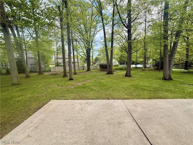 32169 Hickory Lane, Avon Lake, OH 44012