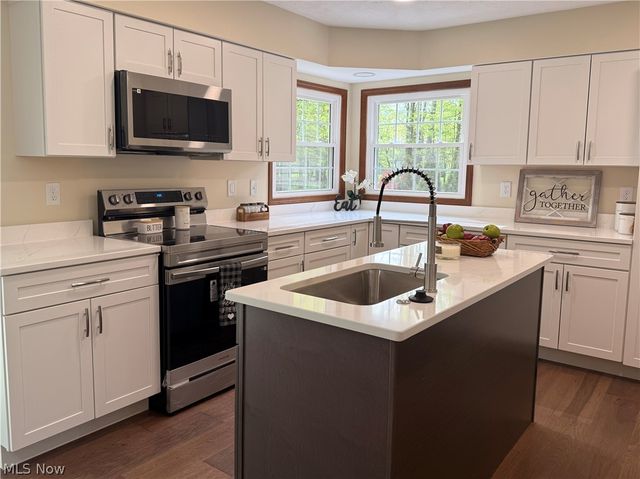 32169 Hickory Lane, Avon Lake, OH 44012
