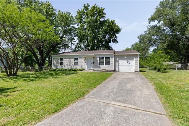 406 N Geronimo Drive, Independence, MO 64056