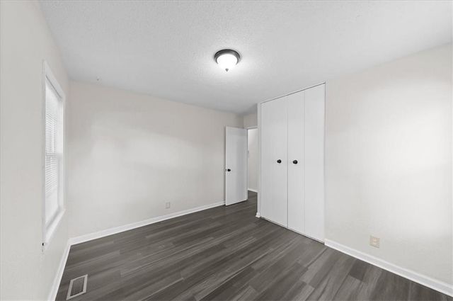 406 N Geronimo Drive, Independence, MO 64056