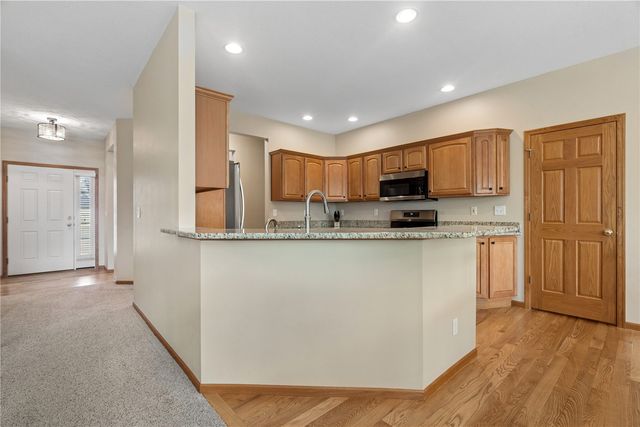 225 17th Avenue Court, Hiawatha, IA 52233