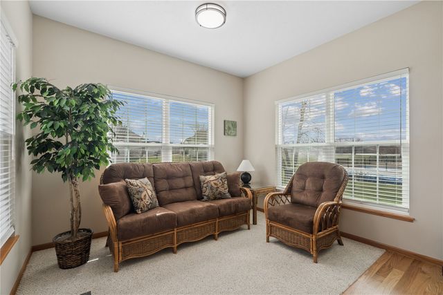225 17th Avenue Court, Hiawatha, IA 52233