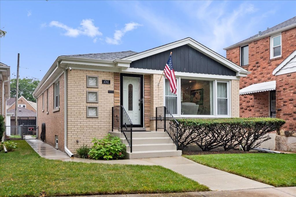 6765 W Talcott Avenue, Chicago, IL 60656 — photo 2