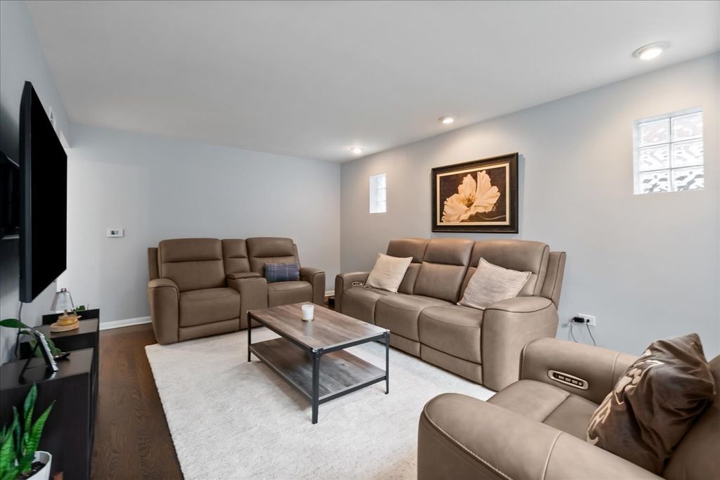 6765 W Talcott Avenue, Chicago, IL 60656 — photo 3