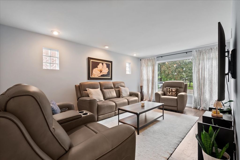 6765 W Talcott Avenue, Chicago, IL 60656 — photo 5