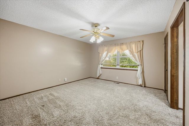 1024 N Forest Place, Jenks, OK 74037