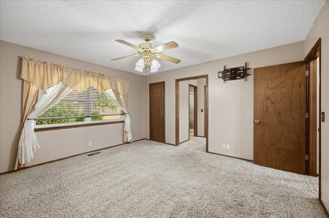 1024 N Forest Place, Jenks, OK 74037