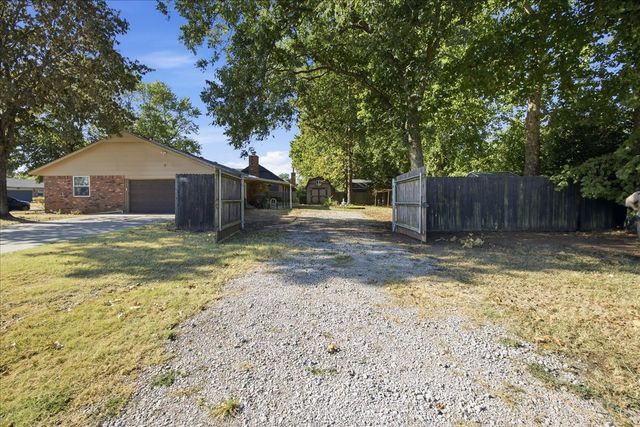 1024 N Forest Place, Jenks, OK 74037