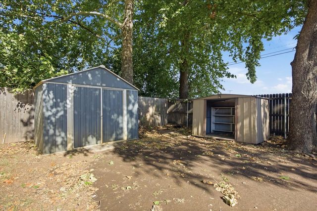 1024 N Forest Place, Jenks, OK 74037