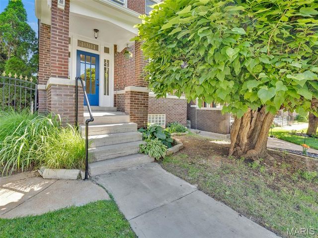 1901 Allen Avenue, St Louis, MO 63104