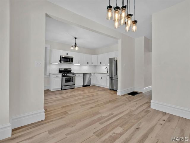 1901 Allen Avenue, St Louis, MO 63104