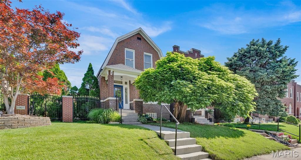 1901 Allen Avenue, St Louis, MO 63104