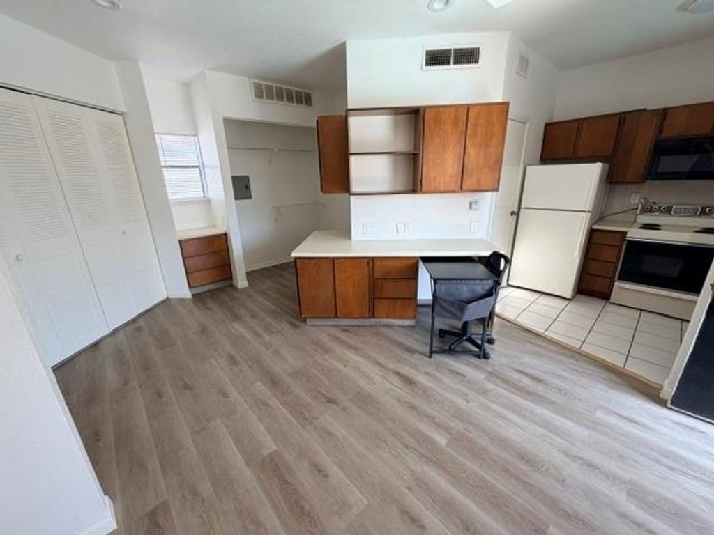 7901 Cambridge Street 62, Houston, TX 77054