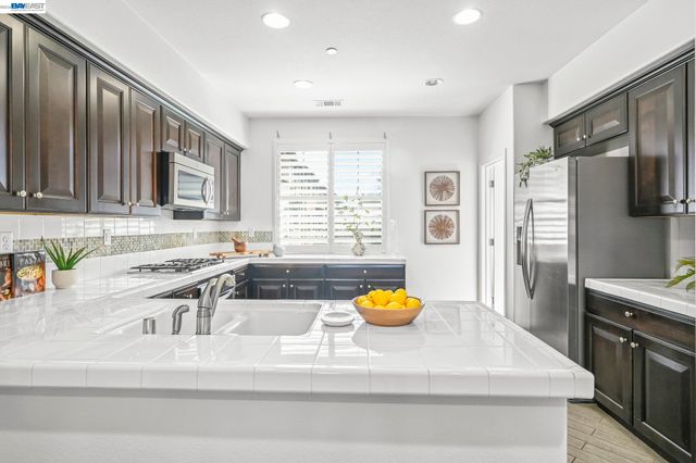 2334 Morrow St, Hayward, CA 94541