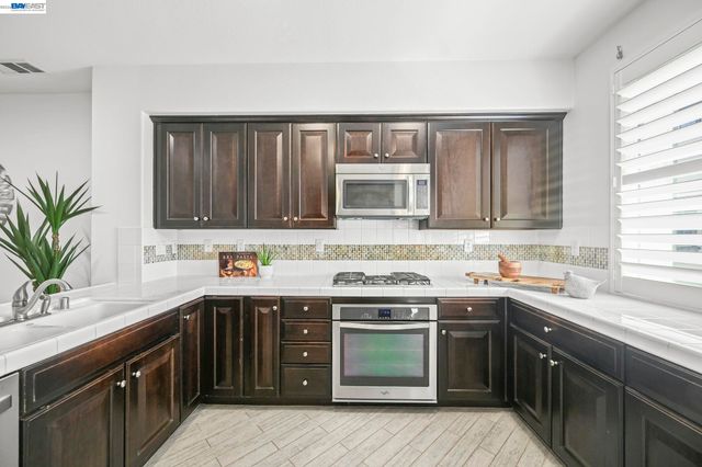 2334 Morrow St, Hayward, CA 94541