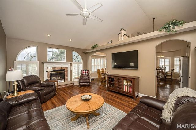 1410 Sunburst Drive, O'fallon, MO 63366