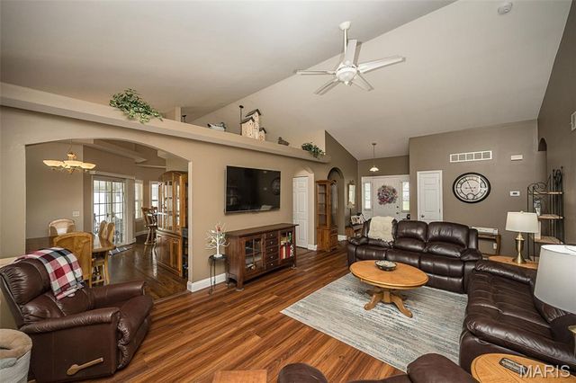 1410 Sunburst Drive, O'fallon, MO 63366