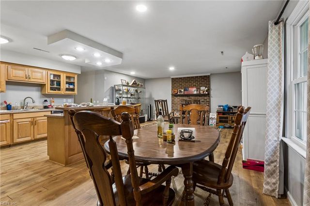 1044 Clipper DR, Hampton, VA 23669