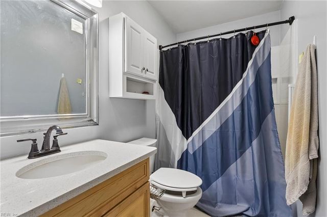 1044 Clipper DR, Hampton, VA 23669