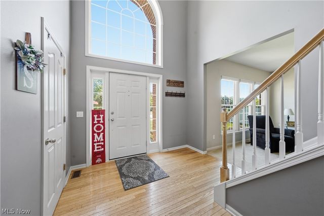 9260 Aaron Lane, Olmsted Twp, OH 44138